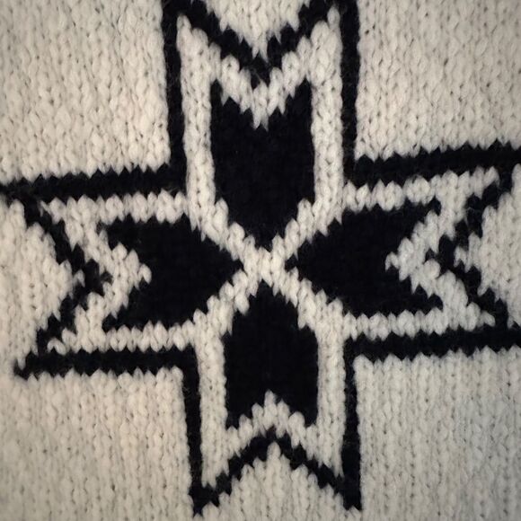 J.Crew reversible black and white heavy knit scarf w aztec pattern NWOT - Picture 2 of 7